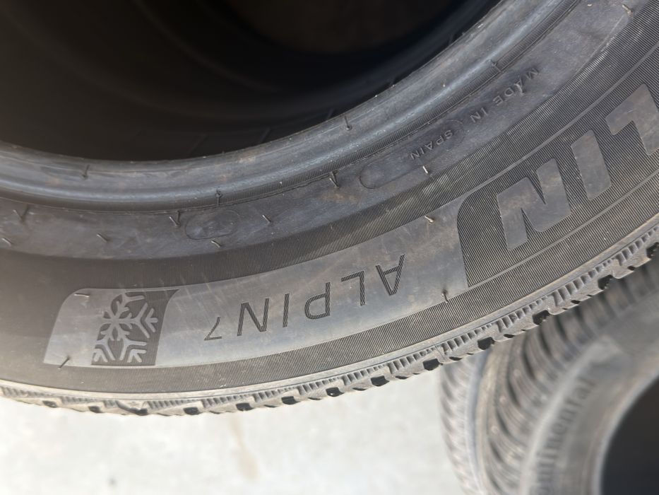 Vand 4 anvelope 215/60/17 Michelin de iarnă ca noi
