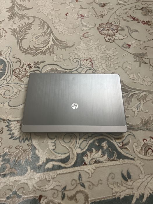 Ноутбук HP в хорошем состояние