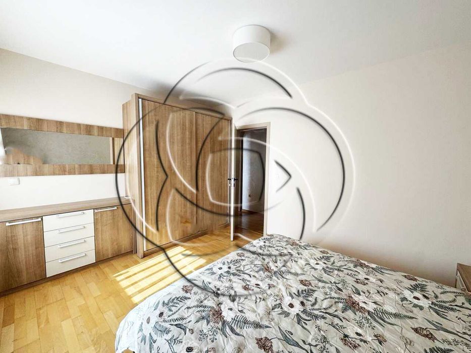 Дава се под наем Тристаен апартамент в Пловдив, Кършияка - 110 кв.м за 747.66 € - Снимка #1