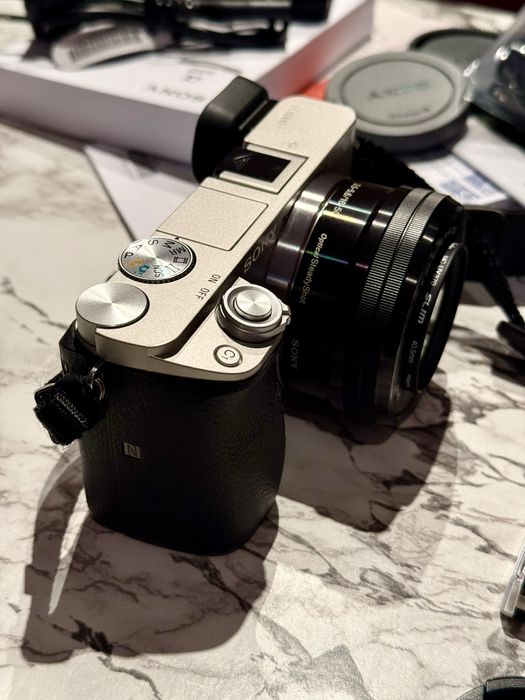 Фотоапарат Sony A6000 + варио обектив 18-55мм
