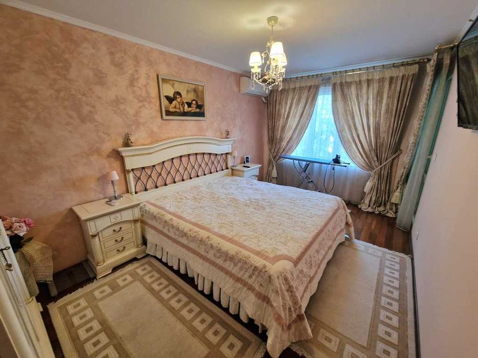 Продава се Тристаен апартамент в Благоевград, Широк център - 124 кв.м за 2097 €/кв.м - Снимка #6