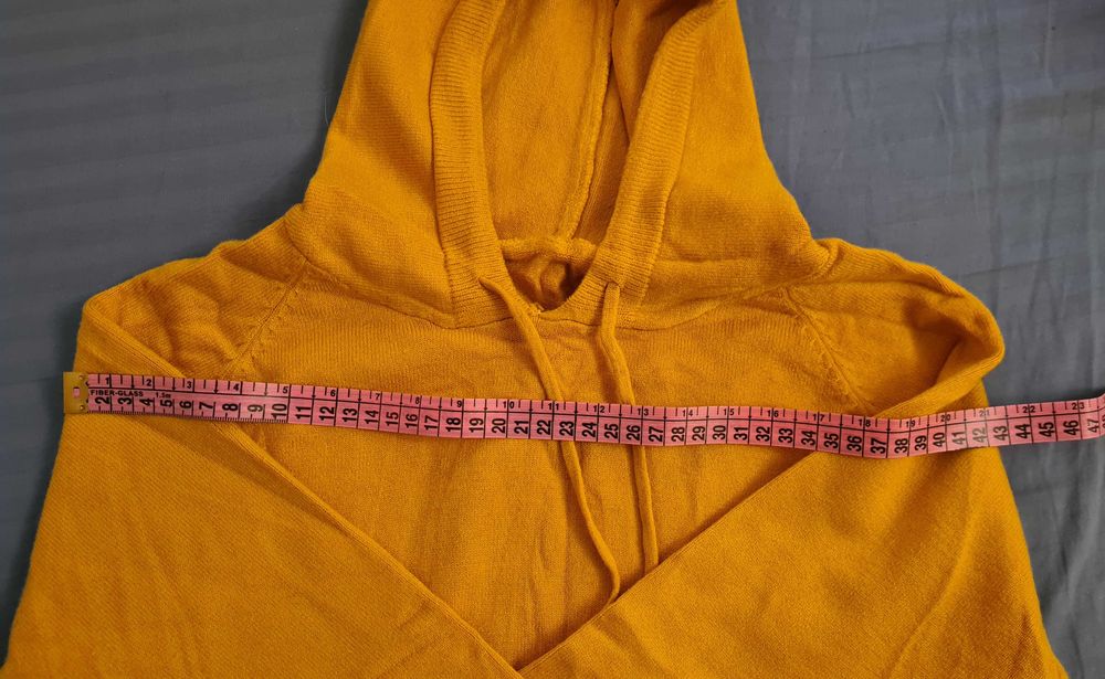 Женские худи, пуловеры, свитера с капюшоном