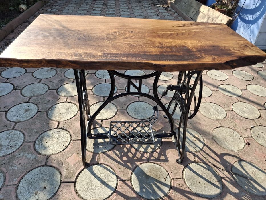 Măsuțe din fontă cu blat de stejar