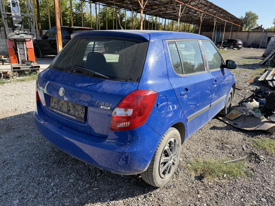 Шкода фабия 1.2 бензин 2009 Г само на части