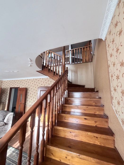 Деревянная лестница