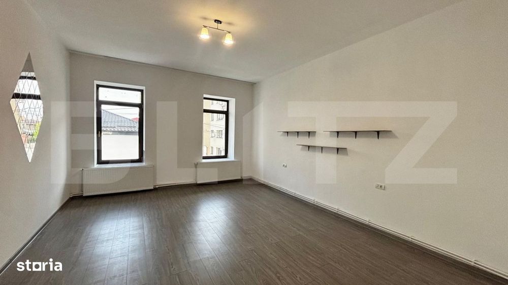Spatiu birouri, 400 mp, curte, zona Central