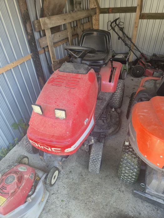Tractoras tuns  gazon