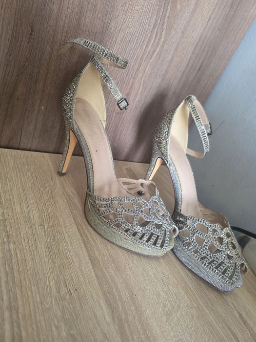 Официални обувки