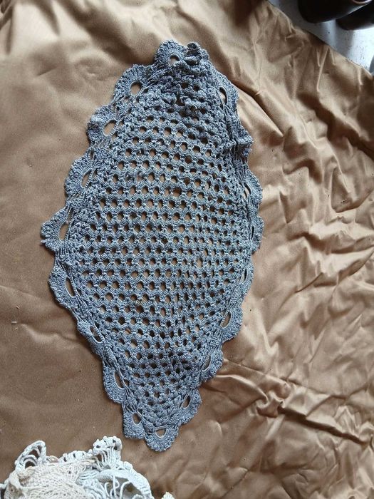 Чаши чинии и вази