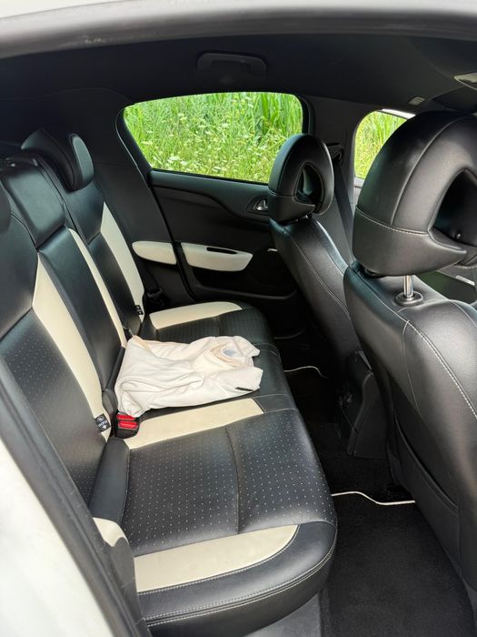 CITROËN DS4 2011 — imagine 3
