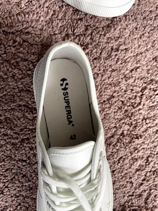 Бели дамски маратонки Superga номер 42