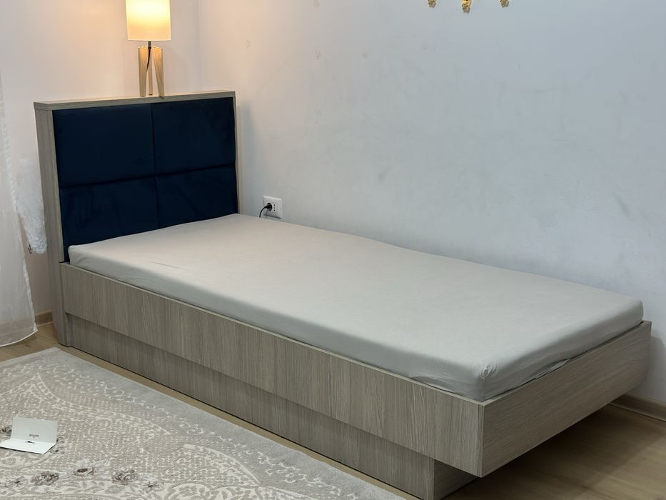 Pat 90×200 cm + saltea JYSK, stare foarte bună – 700 lei negociabil