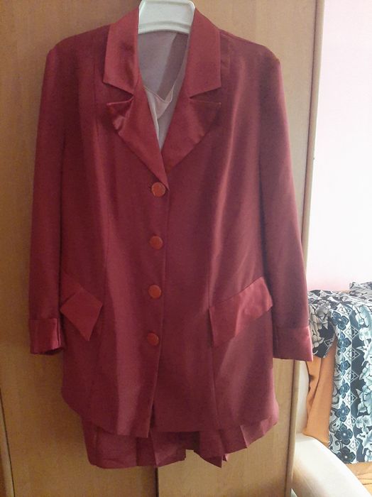 Отдам женские вещи !!!