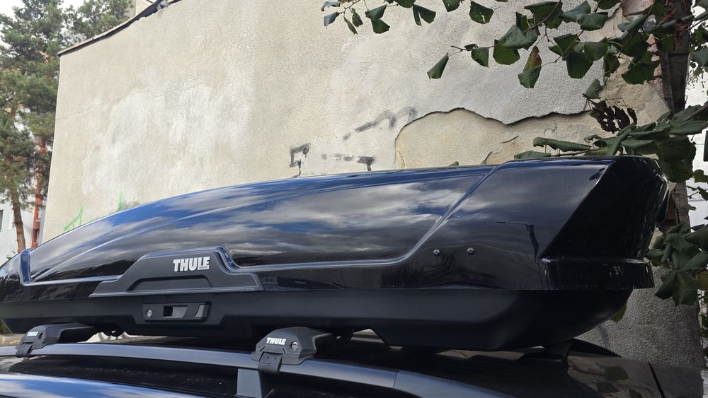 Vand portbagaj Thule.