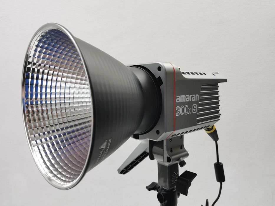 Amaran 200x S (Bi-Color) професионално LED осветление