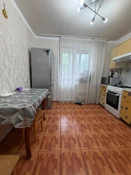 СРОЧНО! 2 ком. квартира в районе 8 школы!