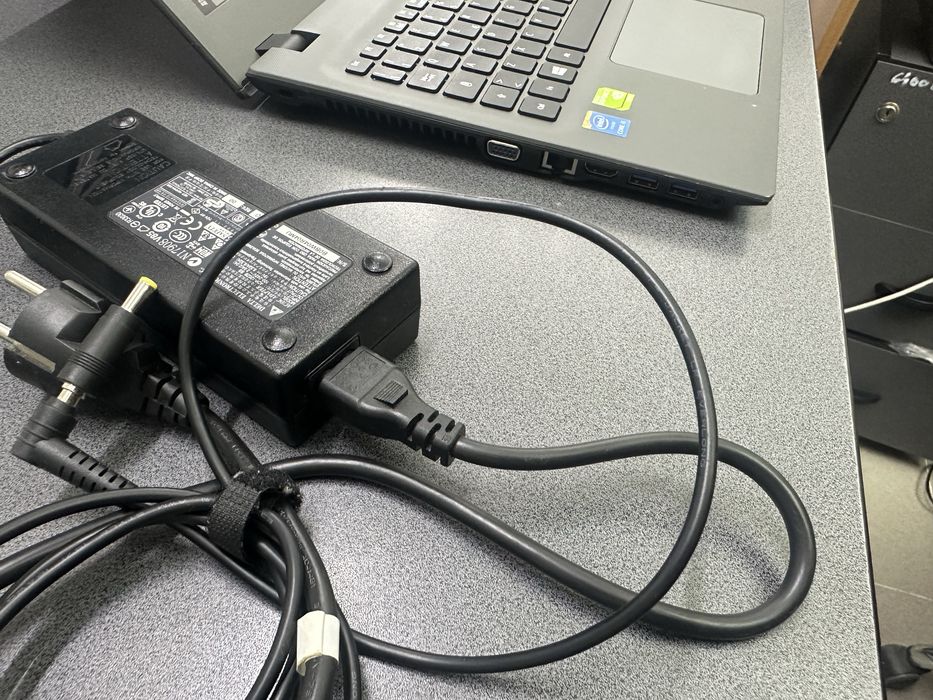 Laptop gaming acer e5-571 cpu i5 gpu geforce 920 2gb ram 12gb ssd 512