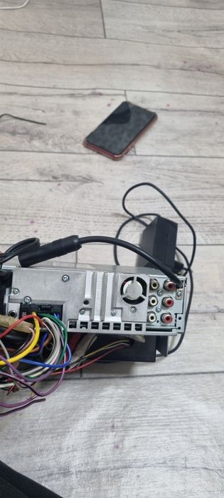 Alpine cda9886 sotiladi holati zoʻr ishlashi zoʻr