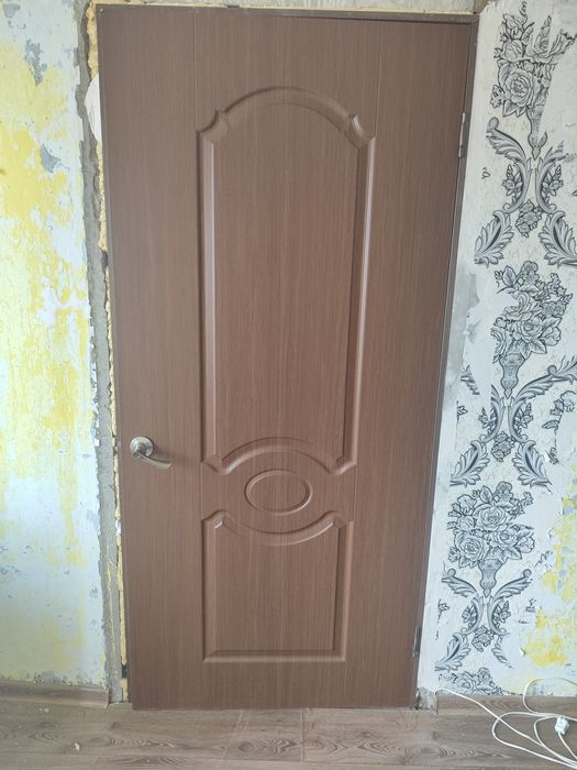 Продам б/у двери