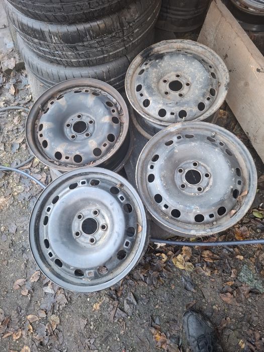 Vand 4 jante R 15 vw polo nu au defecte