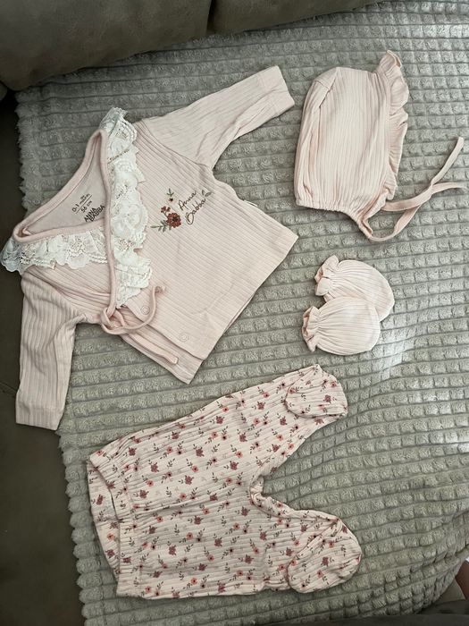 Бебешки комплектчета по 10 лв