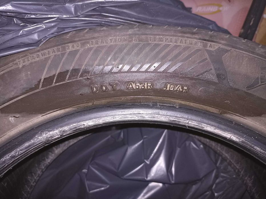 Set 4 anvelope GoodYear EfficientGRip Performance2 dot 3621, 215/55/17