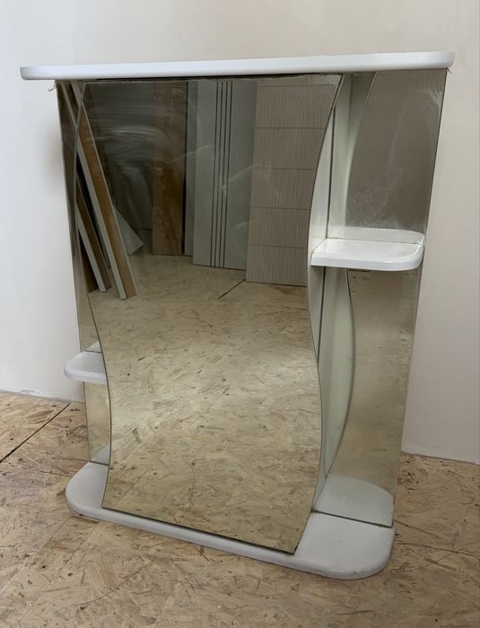 Продам шкаф с зеркалом для ванной комнаты