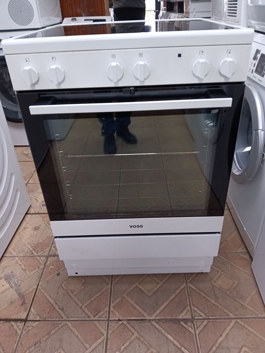 Свободно стояща печка с керамичен плот VOSS   с две години Гаранция!