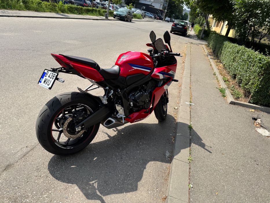 Honda CBR650R E-Clutch 2026 – 2.200 km – Cesiune leasing TOYO Finance