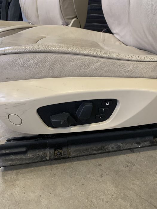 Електрически кожен салон от БМВ Е93