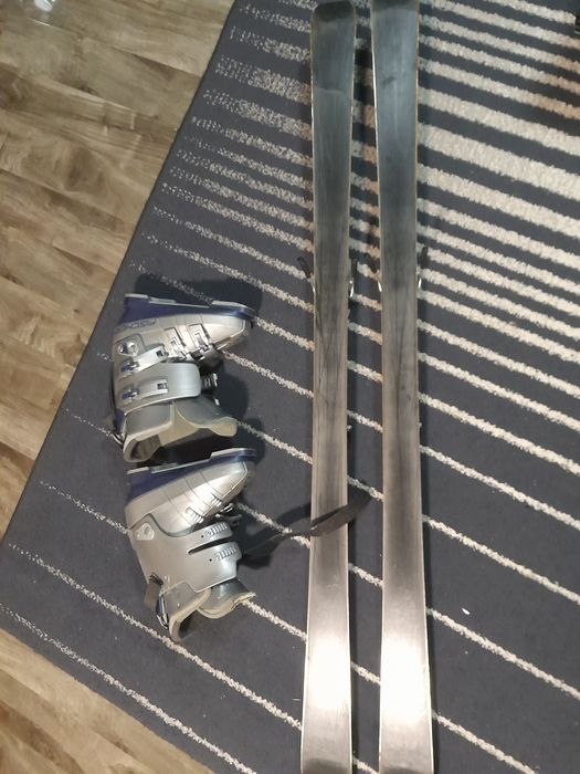 Sky-uri și clăpari pentru adulți