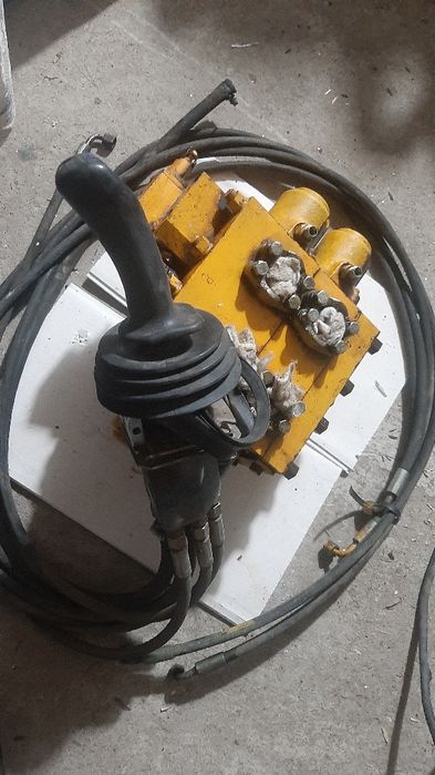 Гидрораспределитель с джойстиком