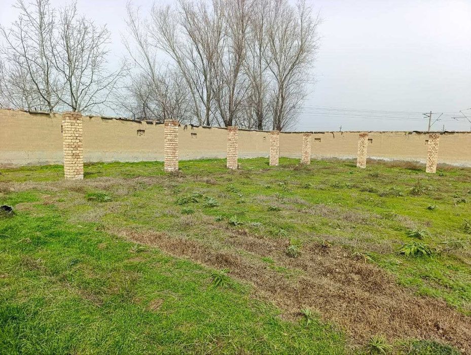 16 sotix yer sotiladi