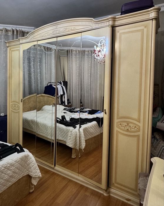 Спальный гарнитур в классическом стиле