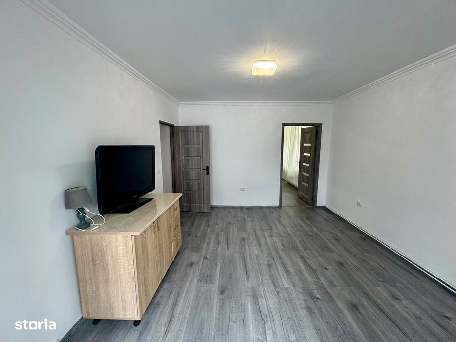 Bld socola-2 camere renovat-etaj 1-centrala proprie - fara risc seisic