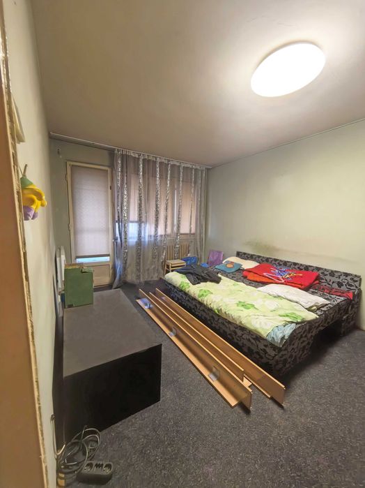Vand apartament de 2 camere situat în zona Bdul Obregia,