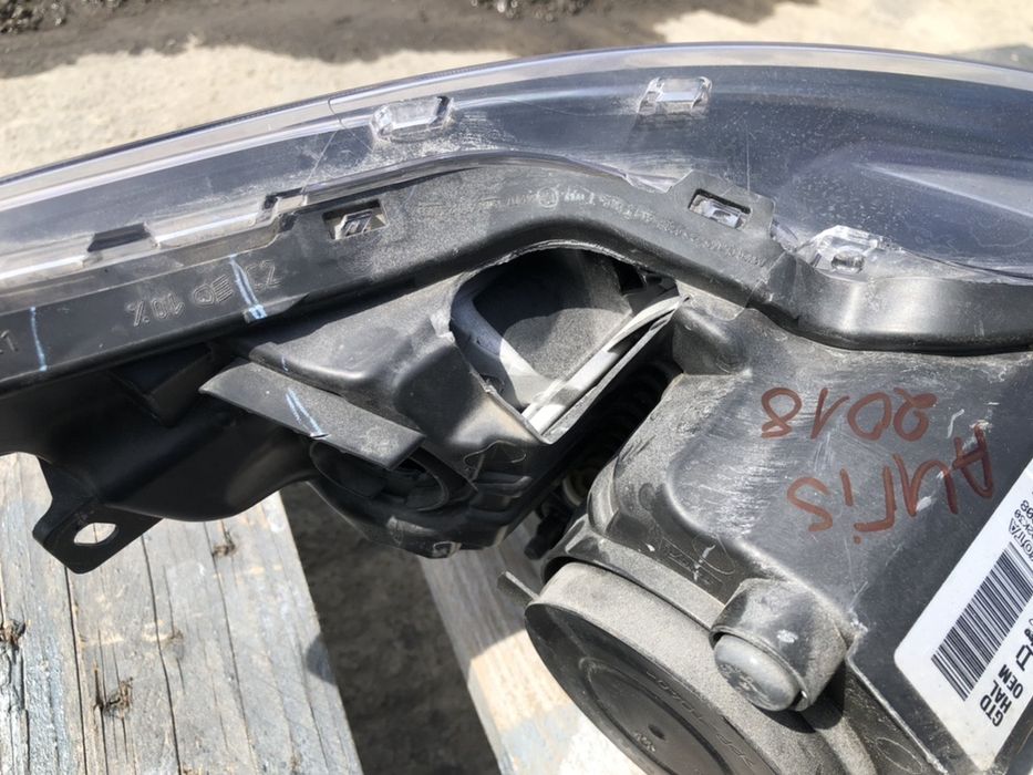 Фар за Toyota Auris 2018