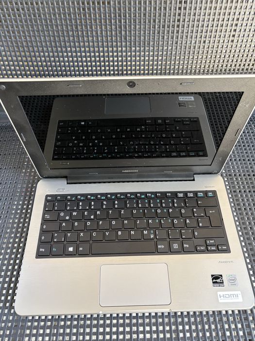 Лаптопи по 30 евро бройката