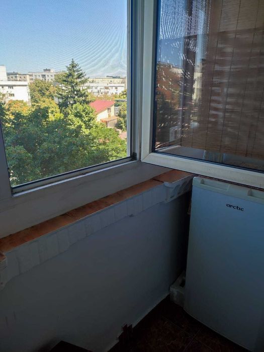 Inchiriez garsoniera Vitan