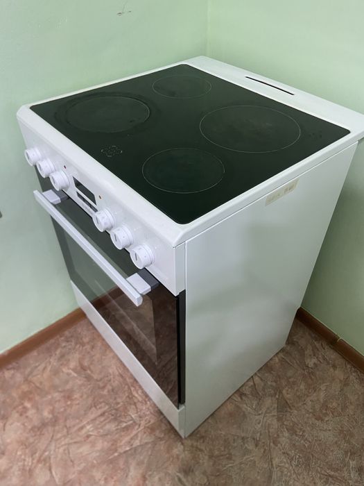 Продам стеклокерамическую электро плиту