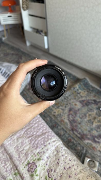 50mm обектив Canon