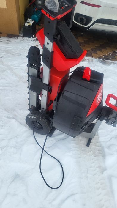 Masina profesionala de desfundat canalizari Milwaukee