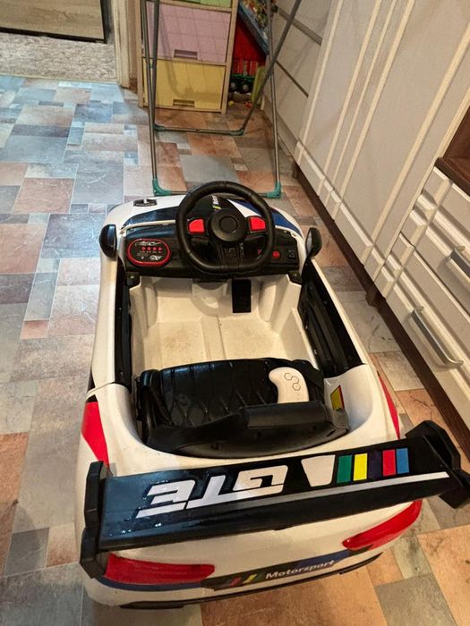 Электромобиль детский