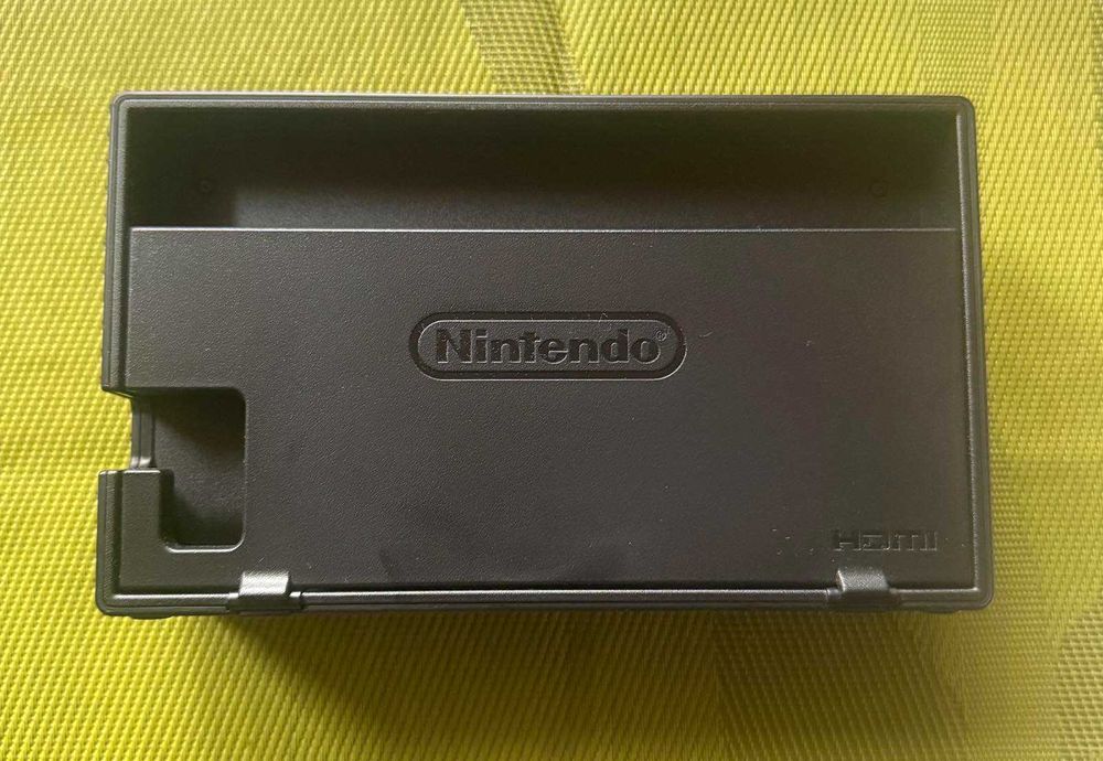 NINTENDO SWITCH (with neod red and neon blue joy cons)— Чисто нова!