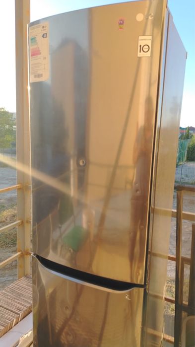 Холодильник LG 2м (на запчасти)