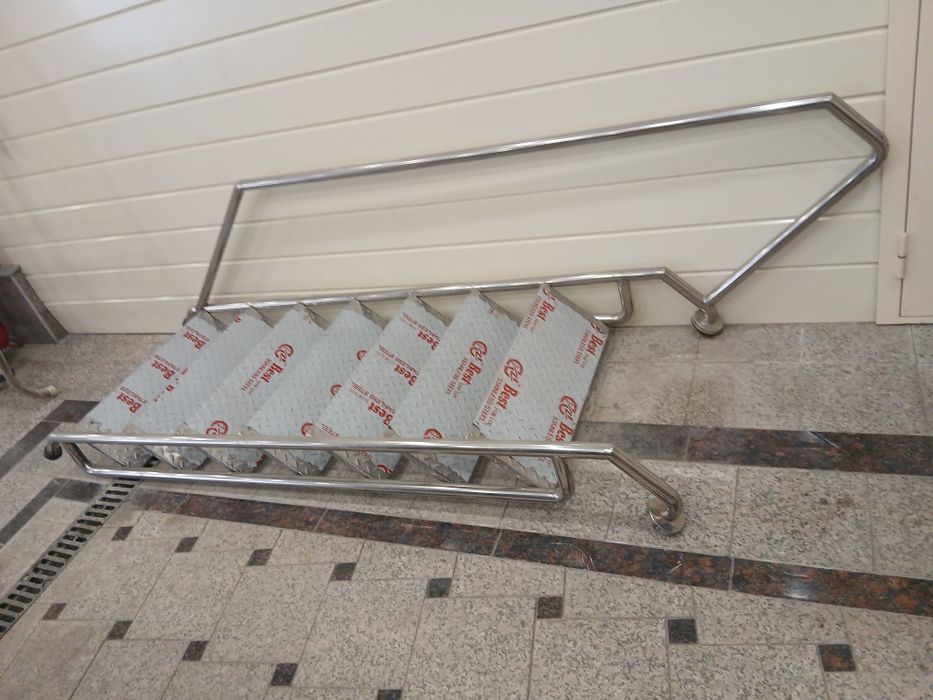 Продам лестницу новую