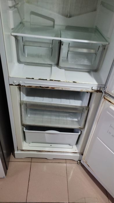 Продам холодильник в зорошем состояний