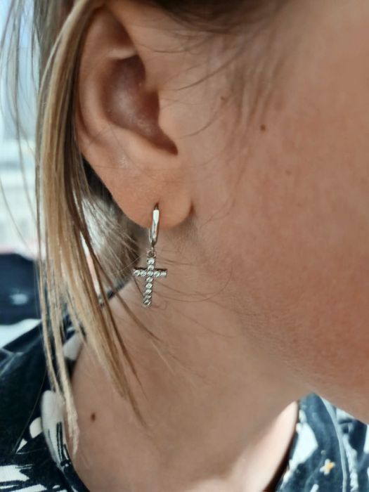 Шикарные серебряные серёжки крестики ,
