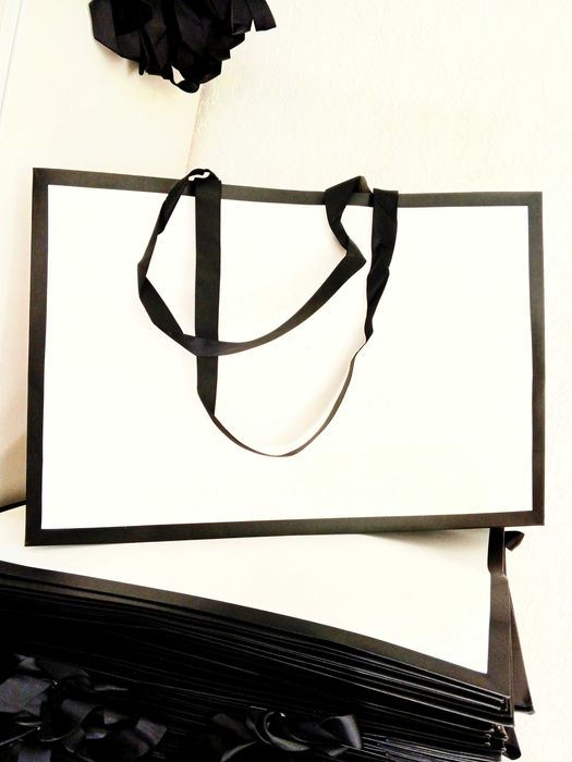 Пакеты подарочные картонные большие