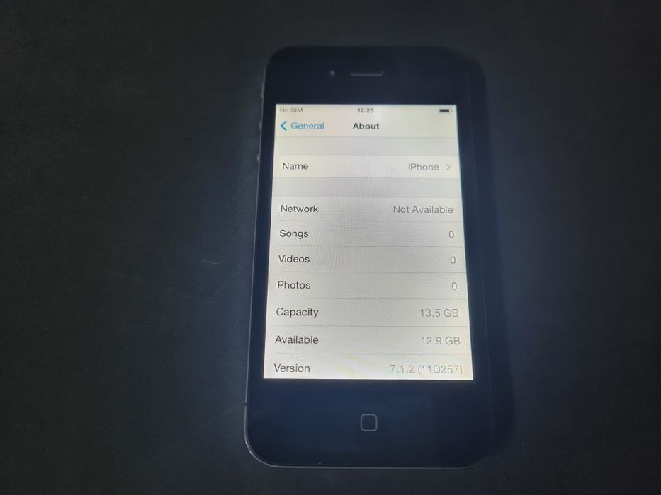 Iphone 4 telefon retro de colectie